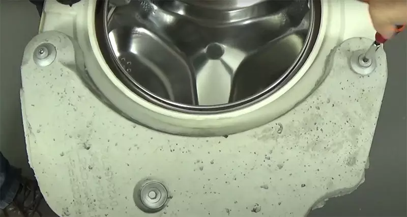 come sostituire vasca lavatrice 6 passaggio spostamento contrappeso e resistenza