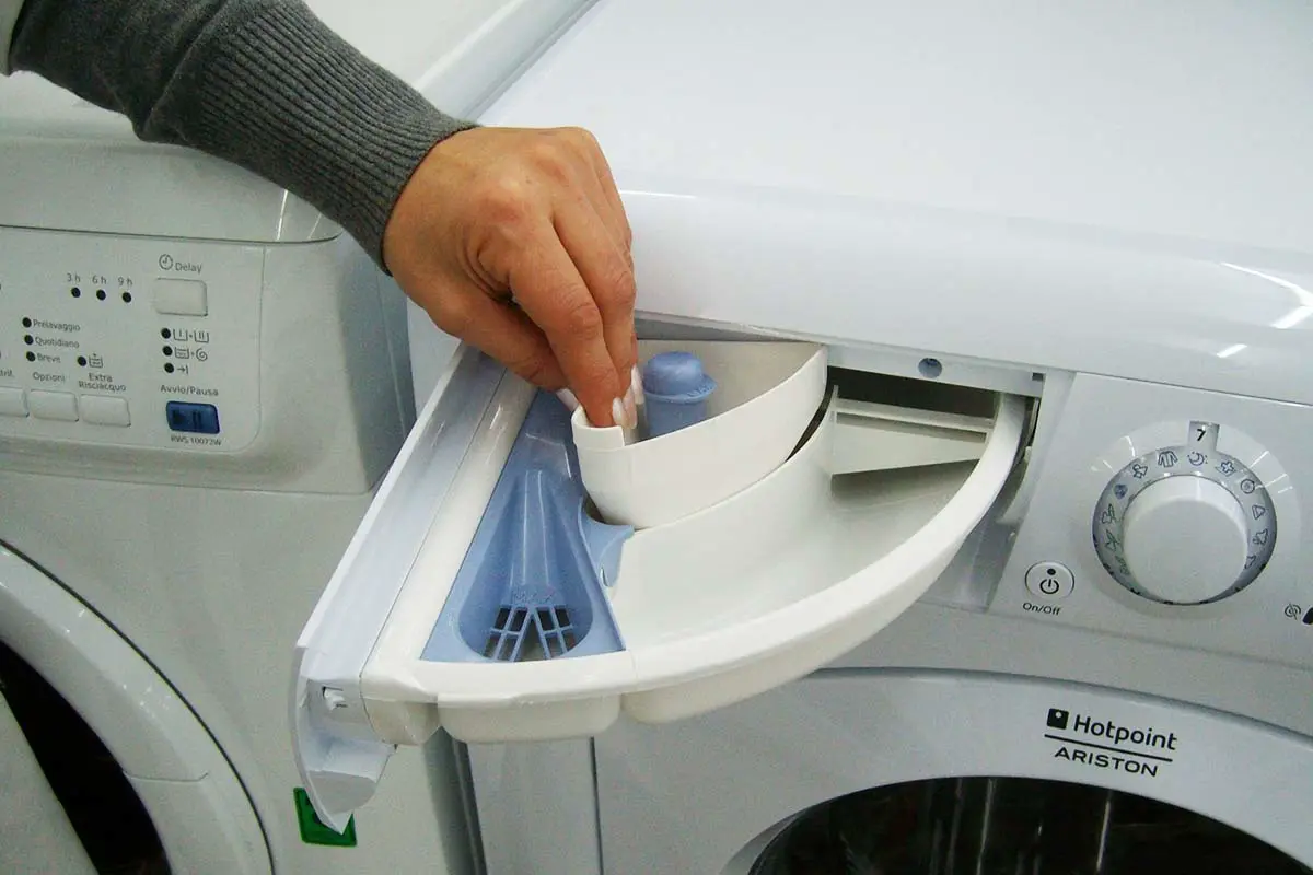 contenitore accessorio per candeggina lavatrice