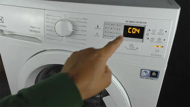 Posizione C04 diagnostica lavatrice Electrolux.