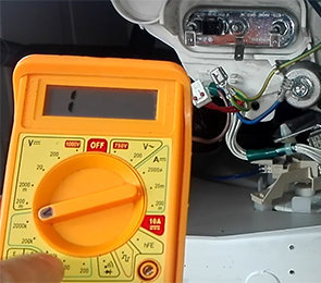 Errore F08 della lavatrice Whirlpool