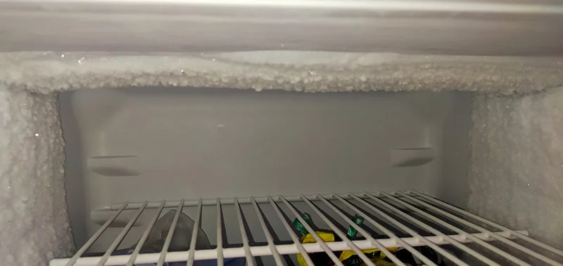 ghiaccio nel congelatore