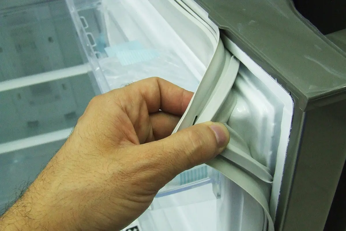 sostituzione guarnizione frigo a pressione