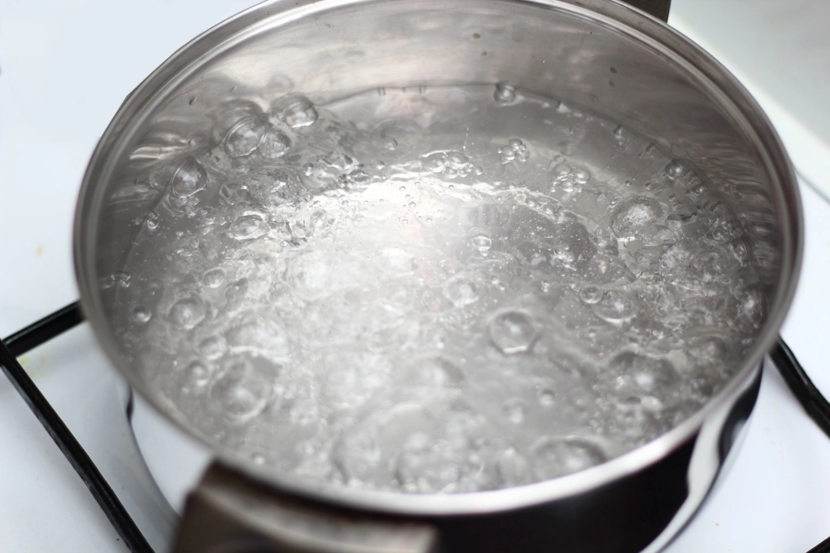 Tempo ebollizione acqua: piano a gas, elettrico e induzione