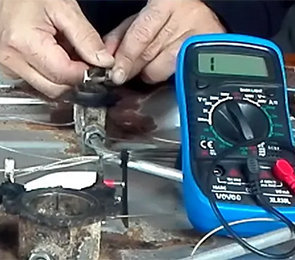 Come testare la candeletta del piano di cottura